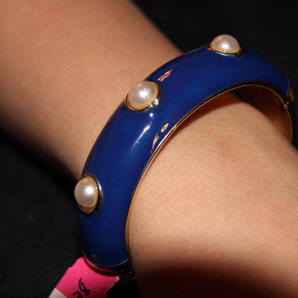 BETSEY JOHNSON BLUE PEARL MERMAID BRACELET NEW
